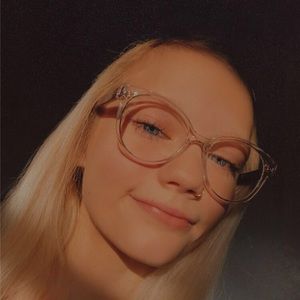 Meet your Posher, Lucy